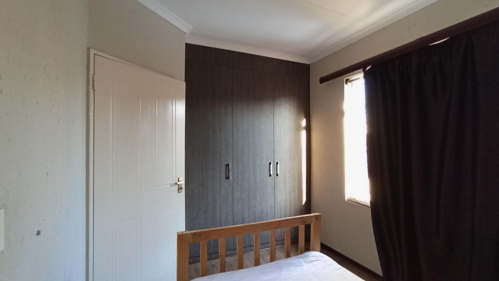 Bed Room 2 - 11 square meters of property in Northgate (JHB)