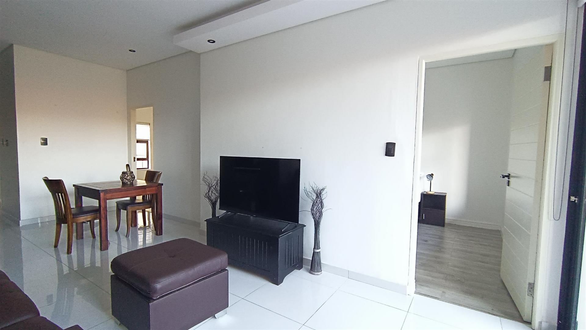 Lounges - 12 square meters of property in Table View