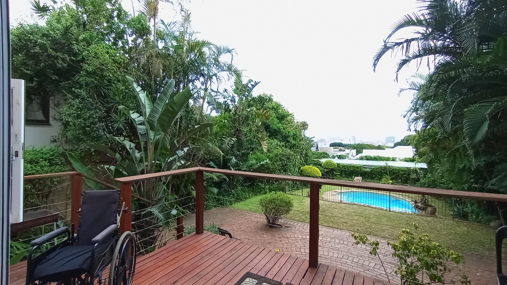 Balcony - 18 square meters of property in Bulwer (Dbn)