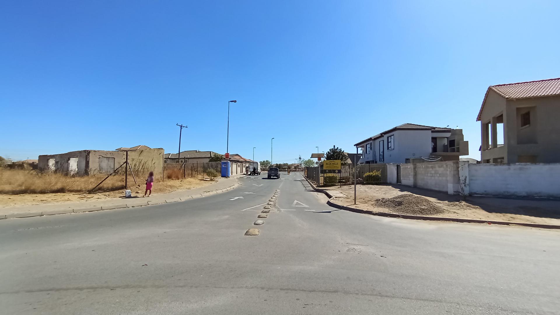 Front View of property in Blue Hills