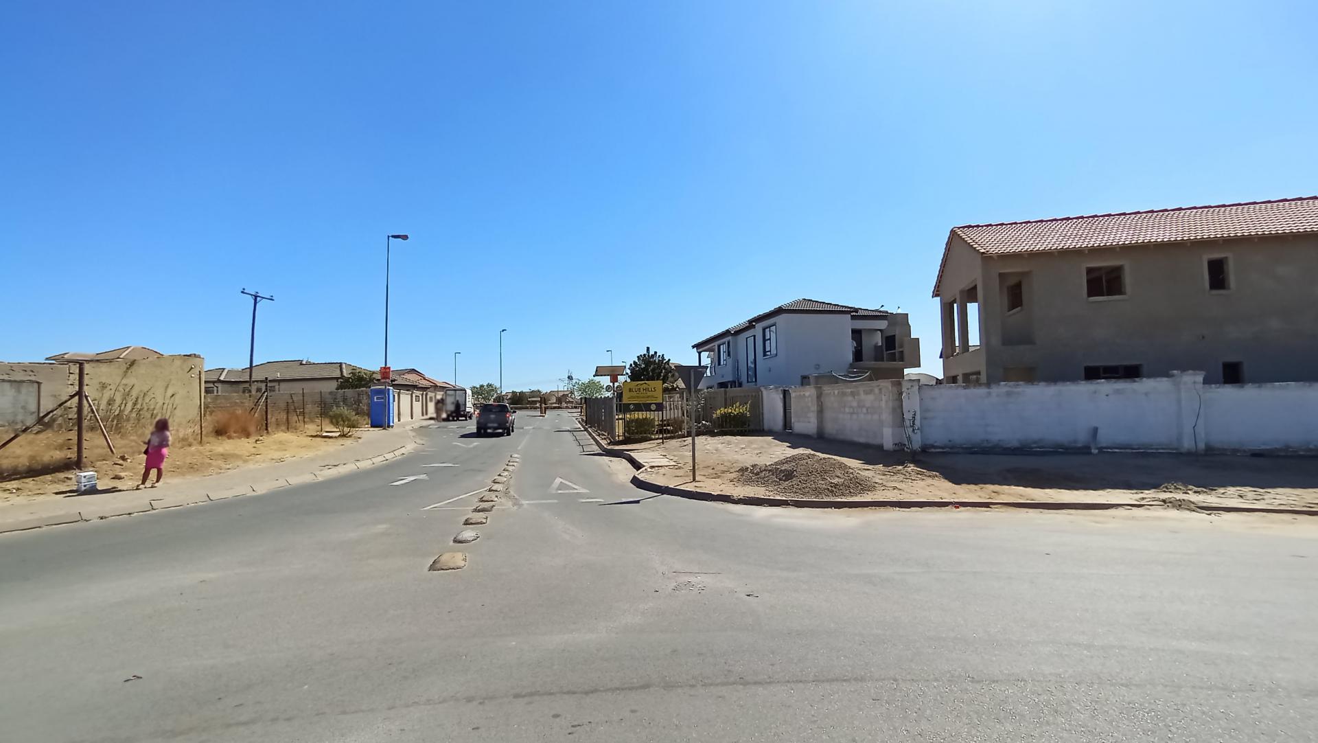 Front View of property in Blue Hills
