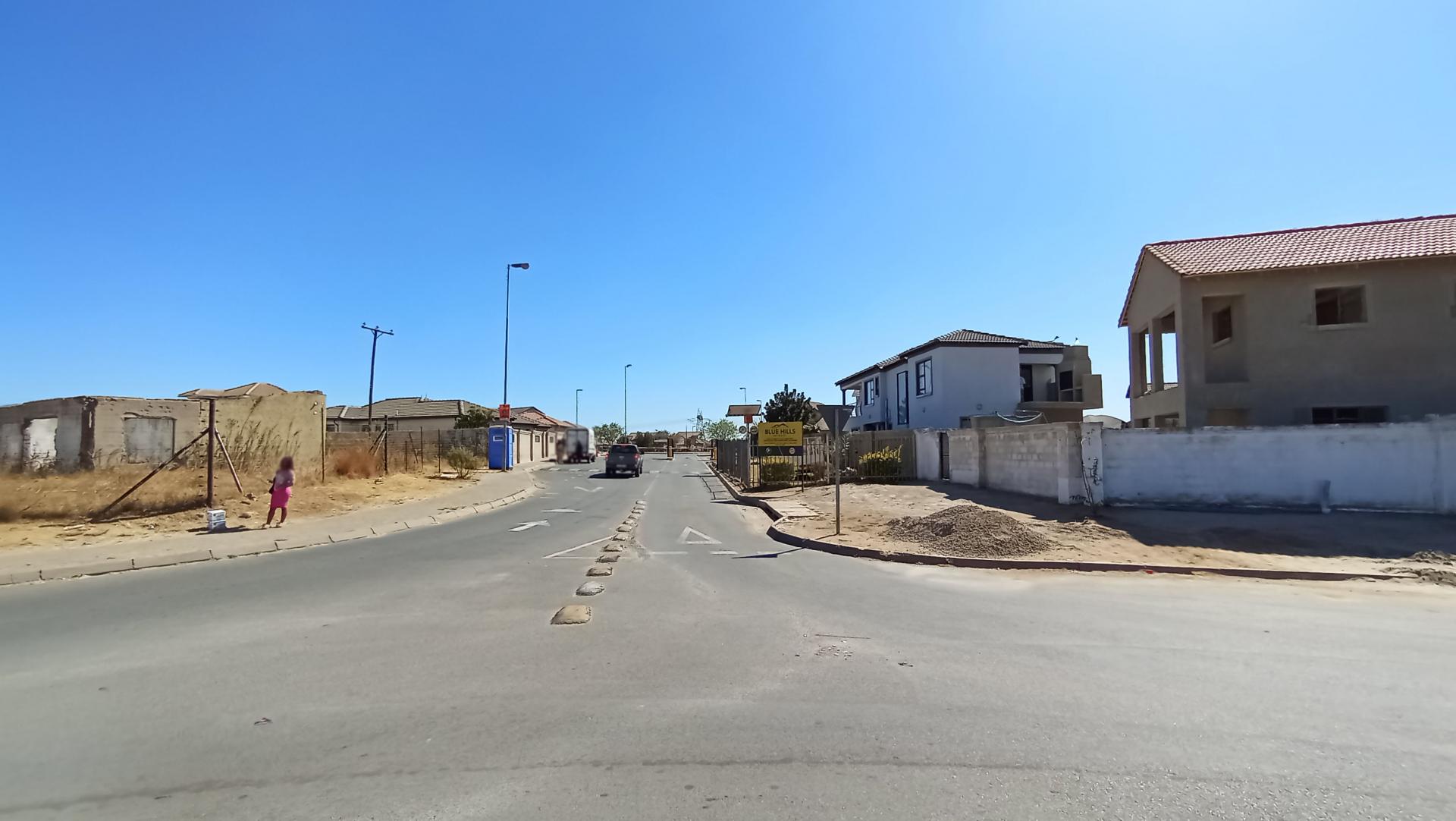 Front View of property in Blue Hills