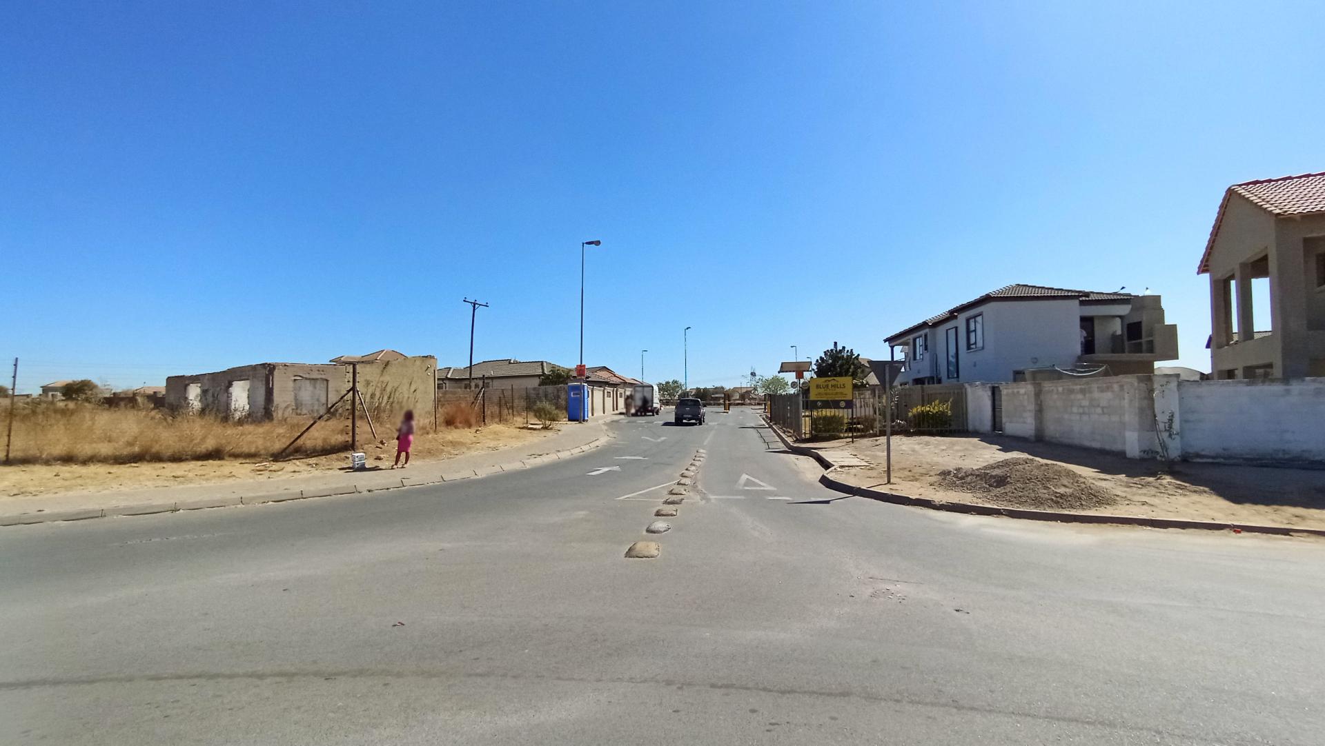 Front View of property in Blue Hills