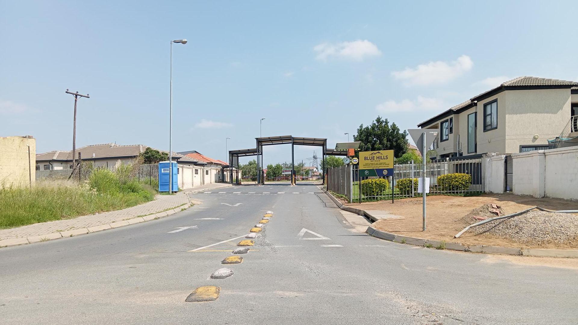 Front View of property in Blue Hills