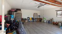 Garage - 48 square meters of property in Blue Hills