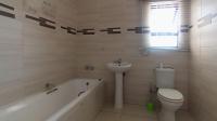 Bathroom 1 - 6 square meters of property in Blue Hills