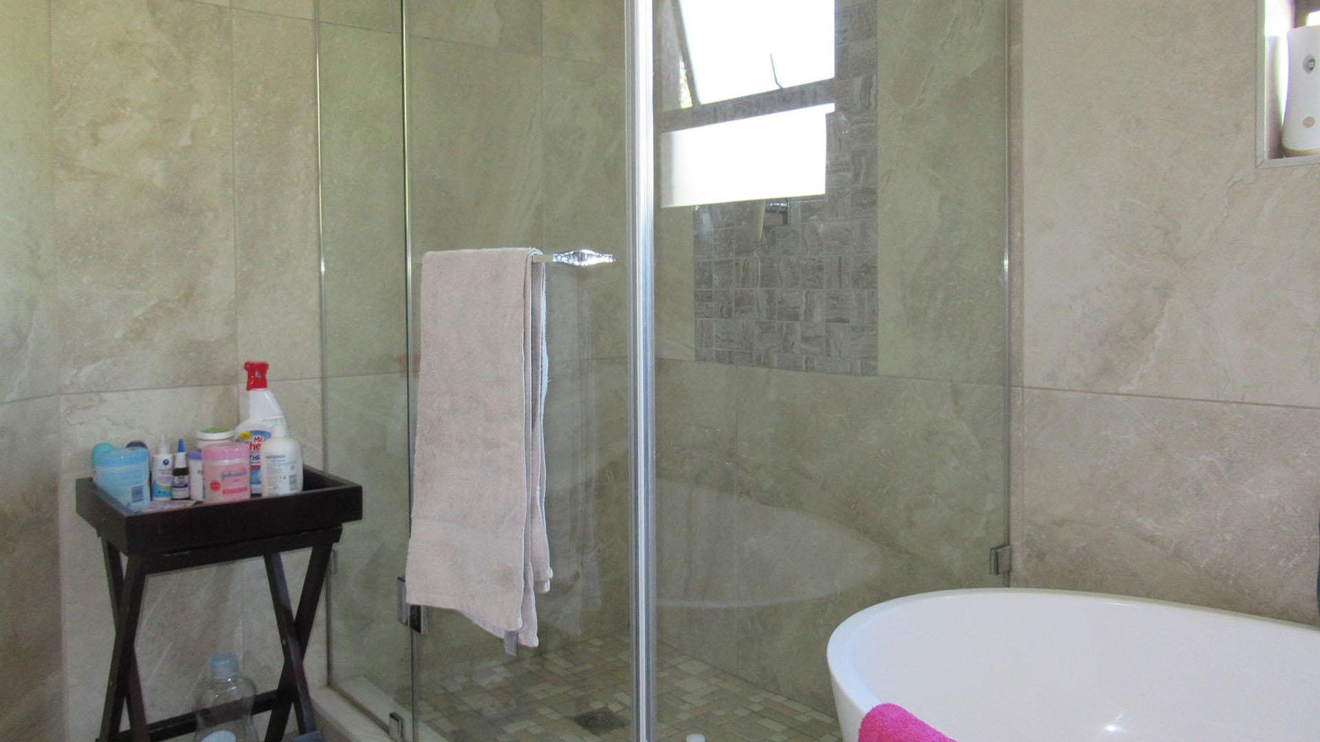 Bathroom 1 - 6 square meters of property in Beverley