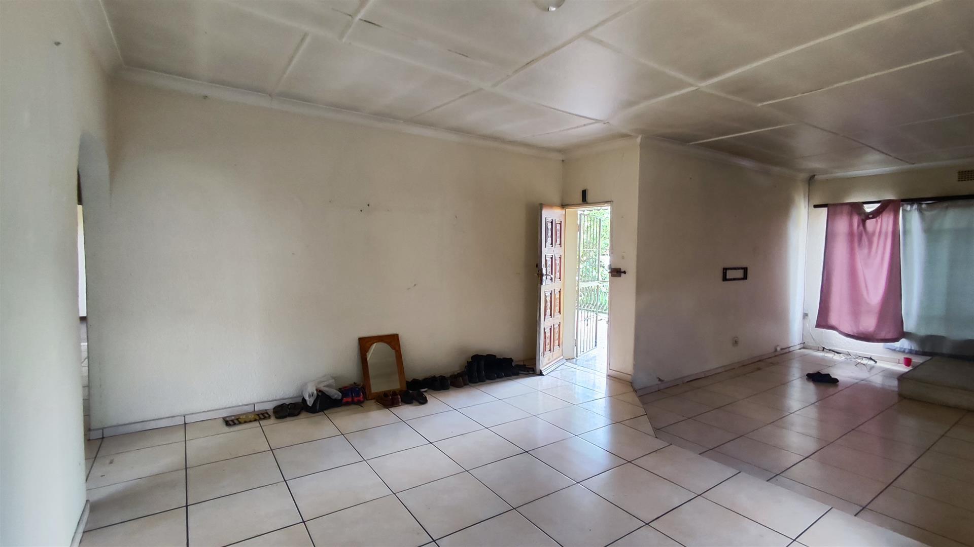 Dining Room - 27 square meters of property in New Redruth