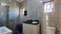 Bathroom 1 - 9 square meters of property in Meyerton