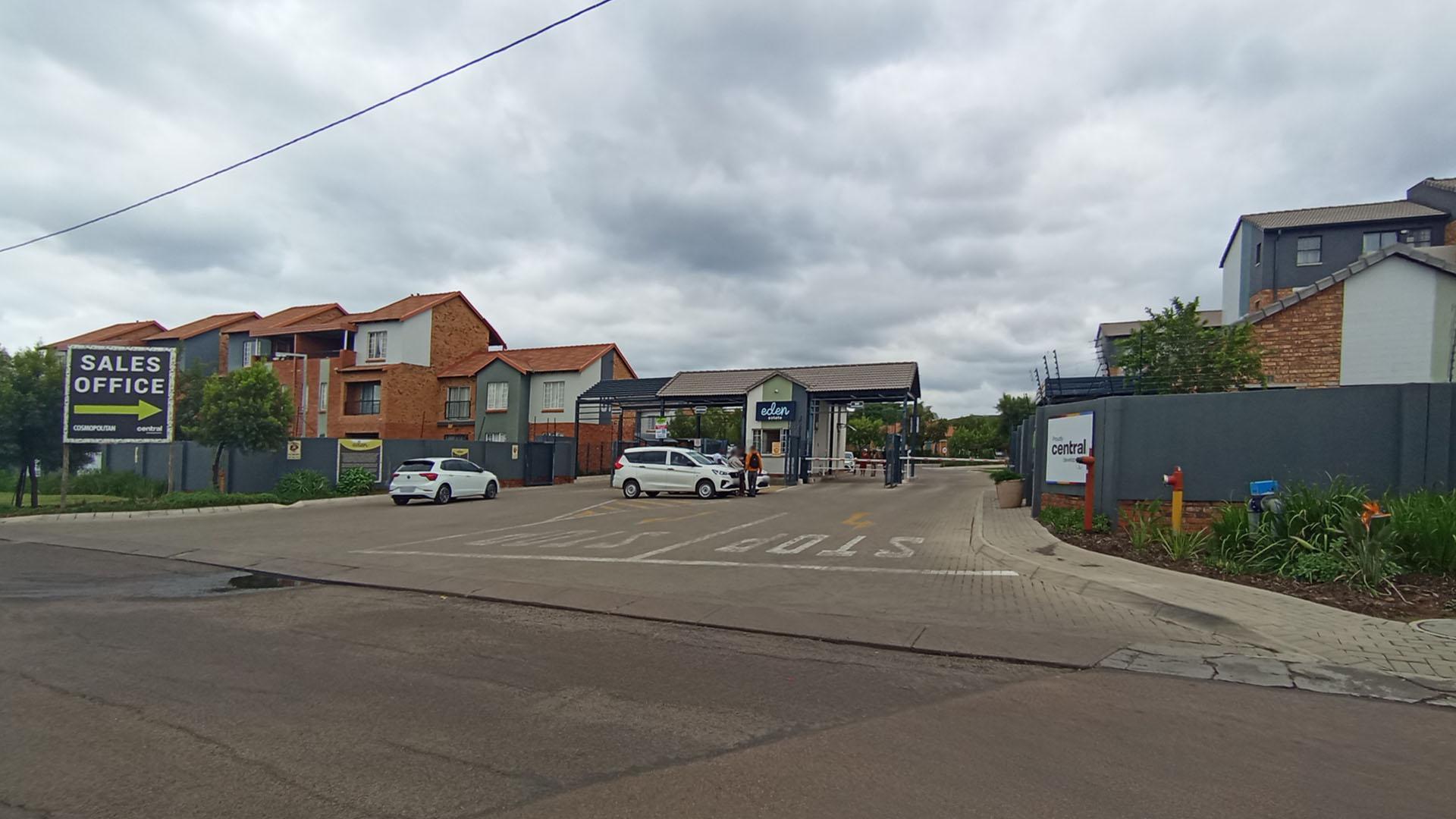 Front View of property in Wolmer