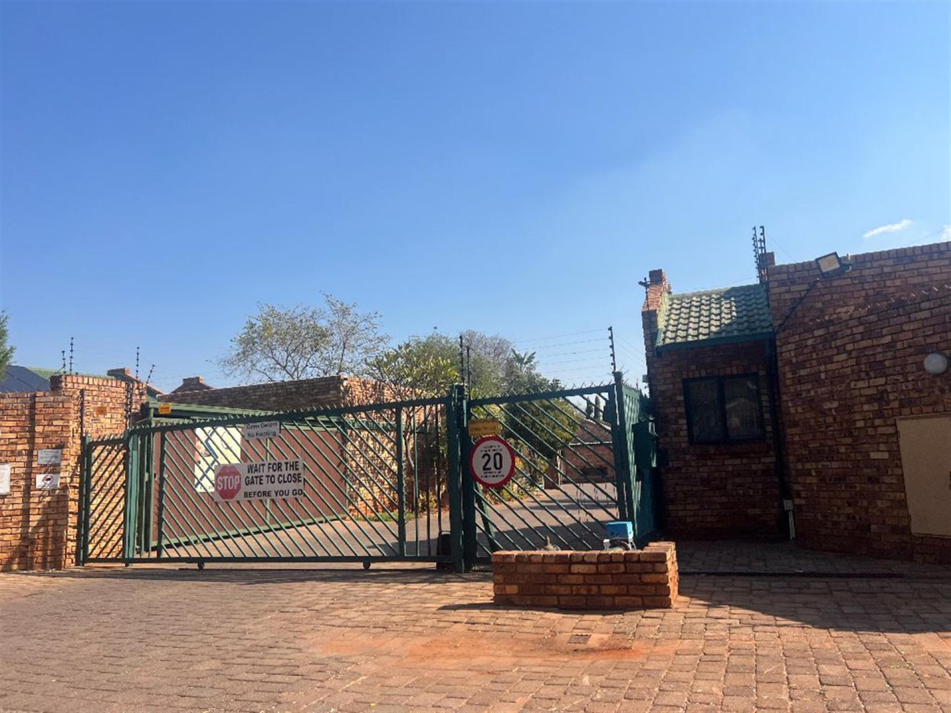 Front View of property in Annlin