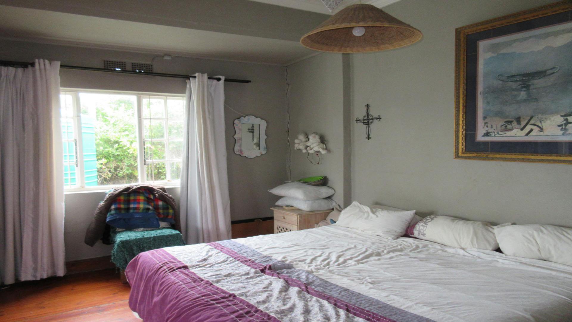 Main Bedroom of property in Port Alfred