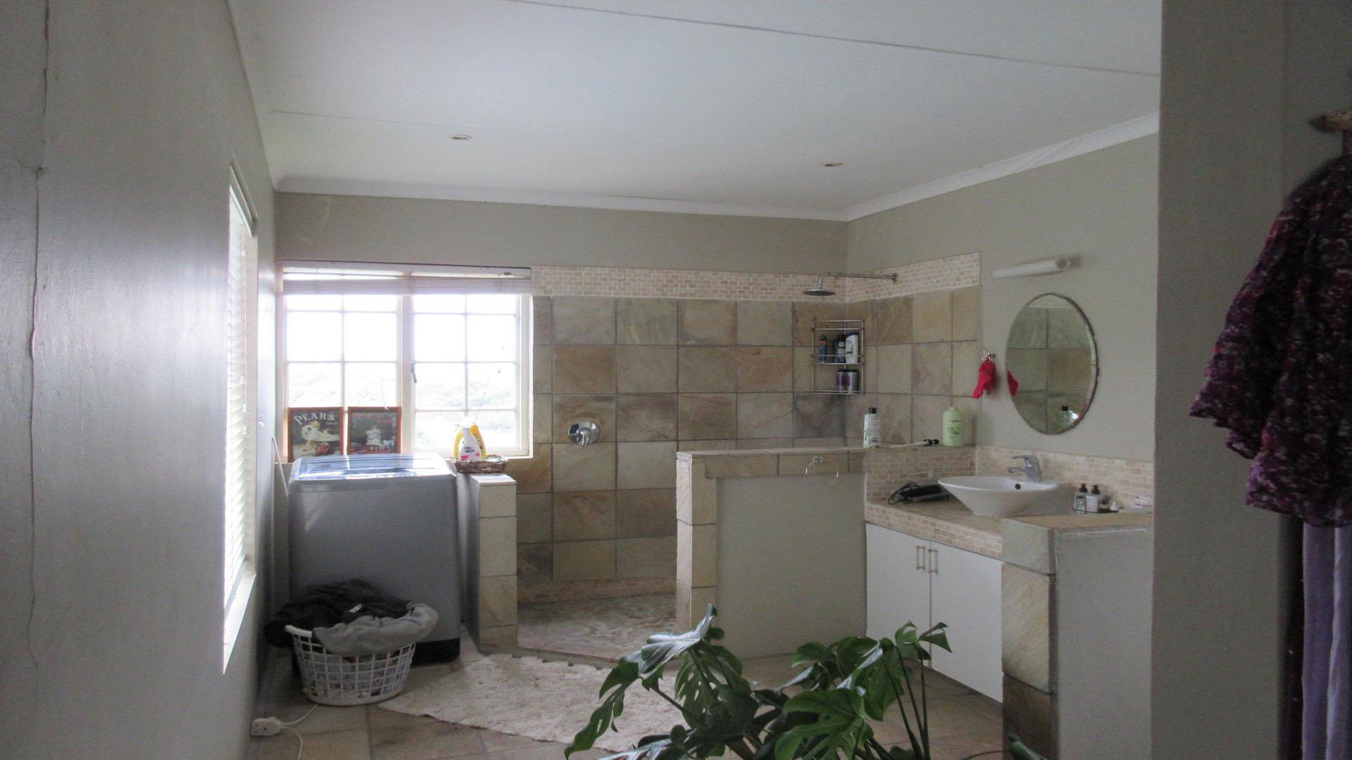 Main Bathroom of property in Port Alfred