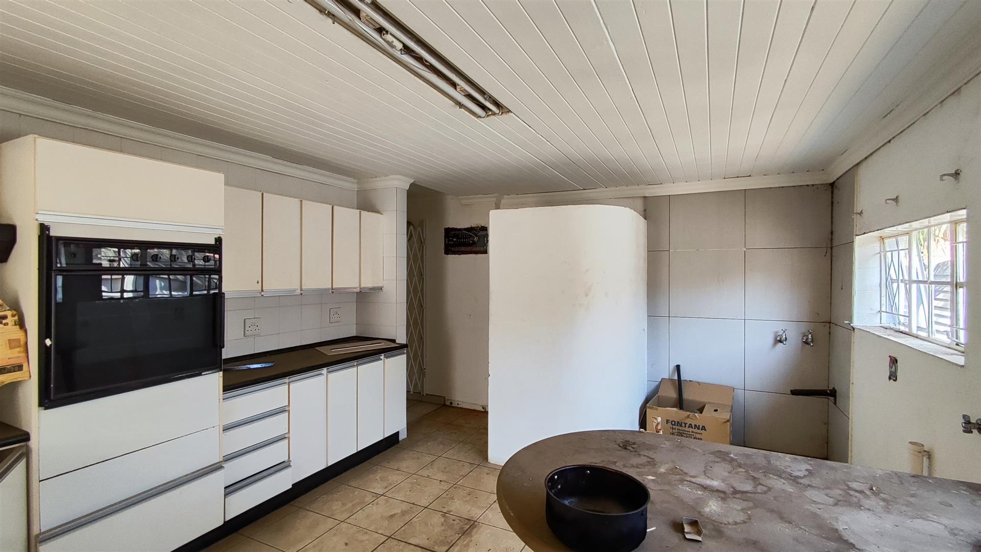 Kitchen - 47 square meters of property in Verwoerdpark