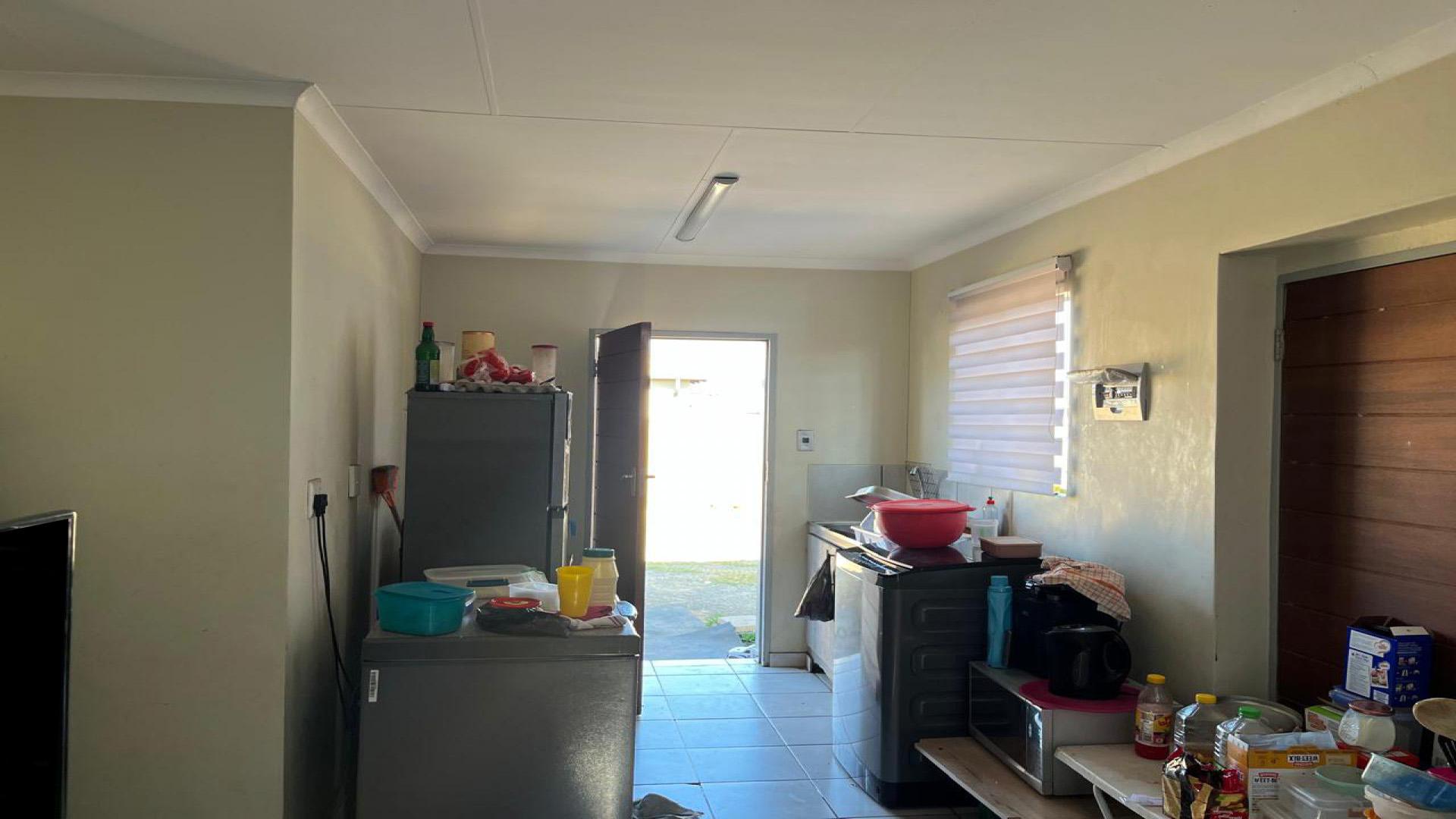 Kitchen of property in Lotus Gardens
