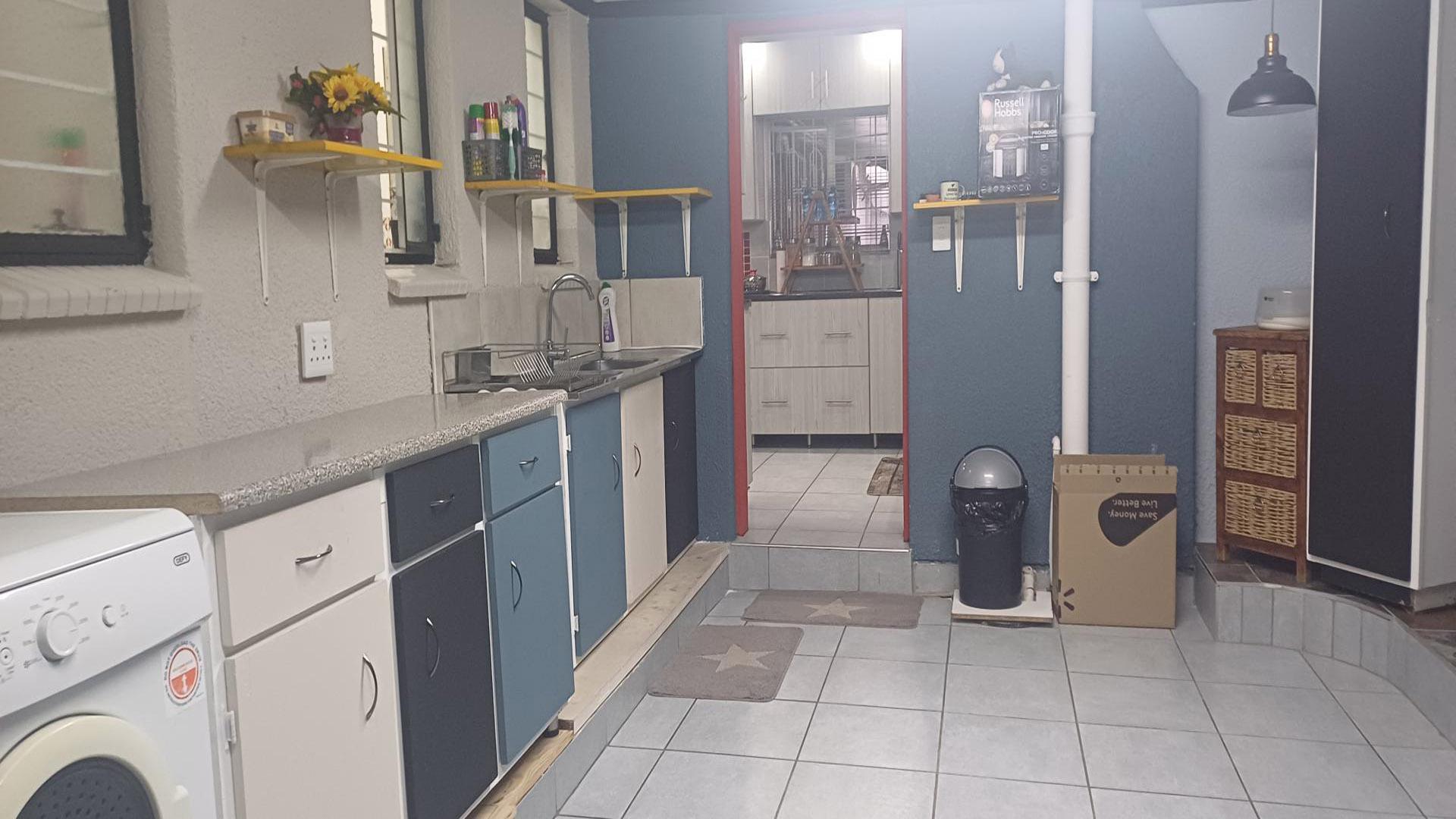 Kitchen of property in Brackenhurst