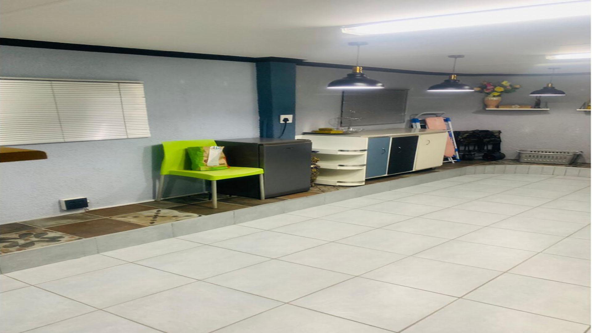 Kitchen of property in Brackenhurst