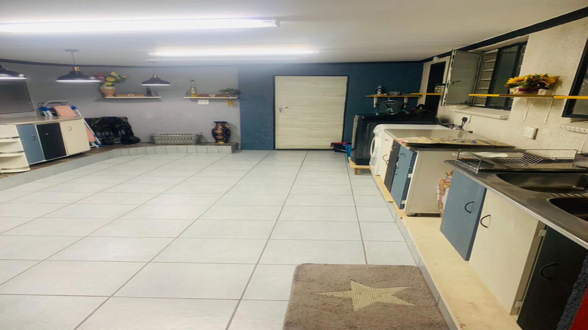 Kitchen of property in Brackenhurst