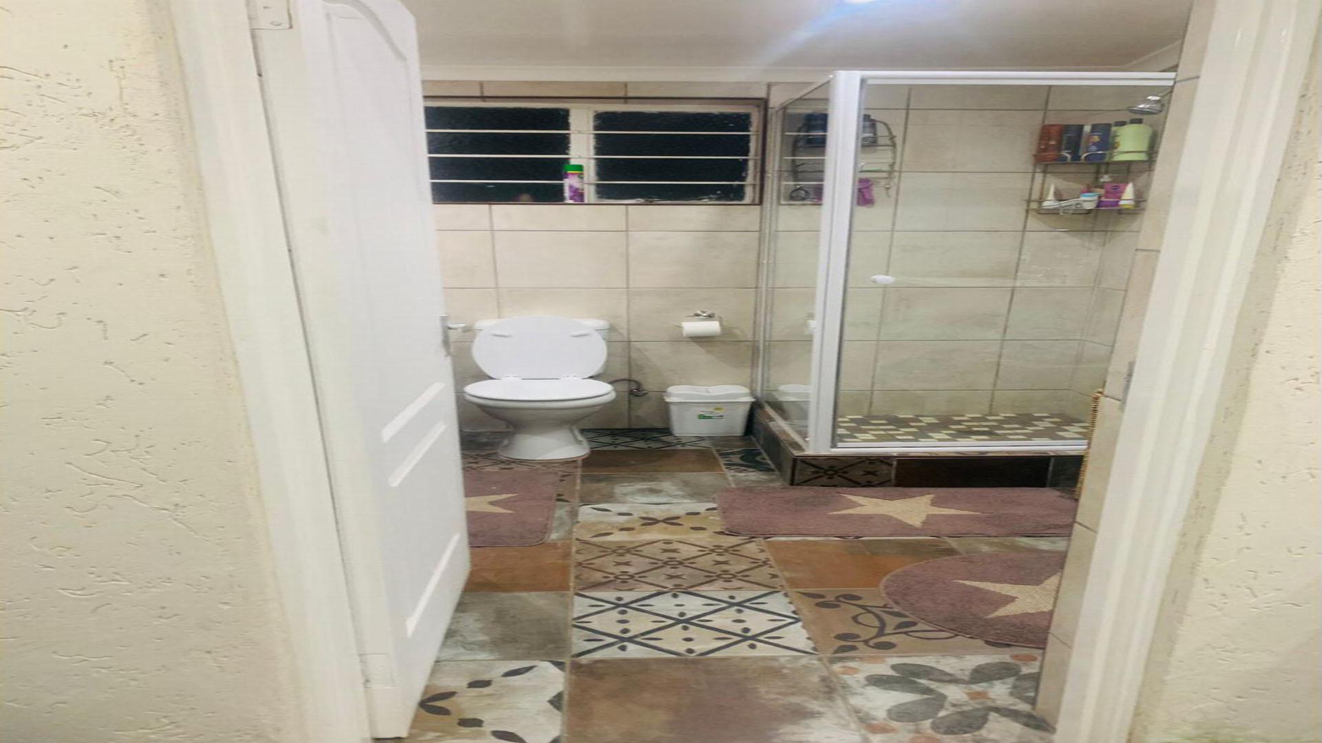 Bathroom 2 of property in Brackenhurst