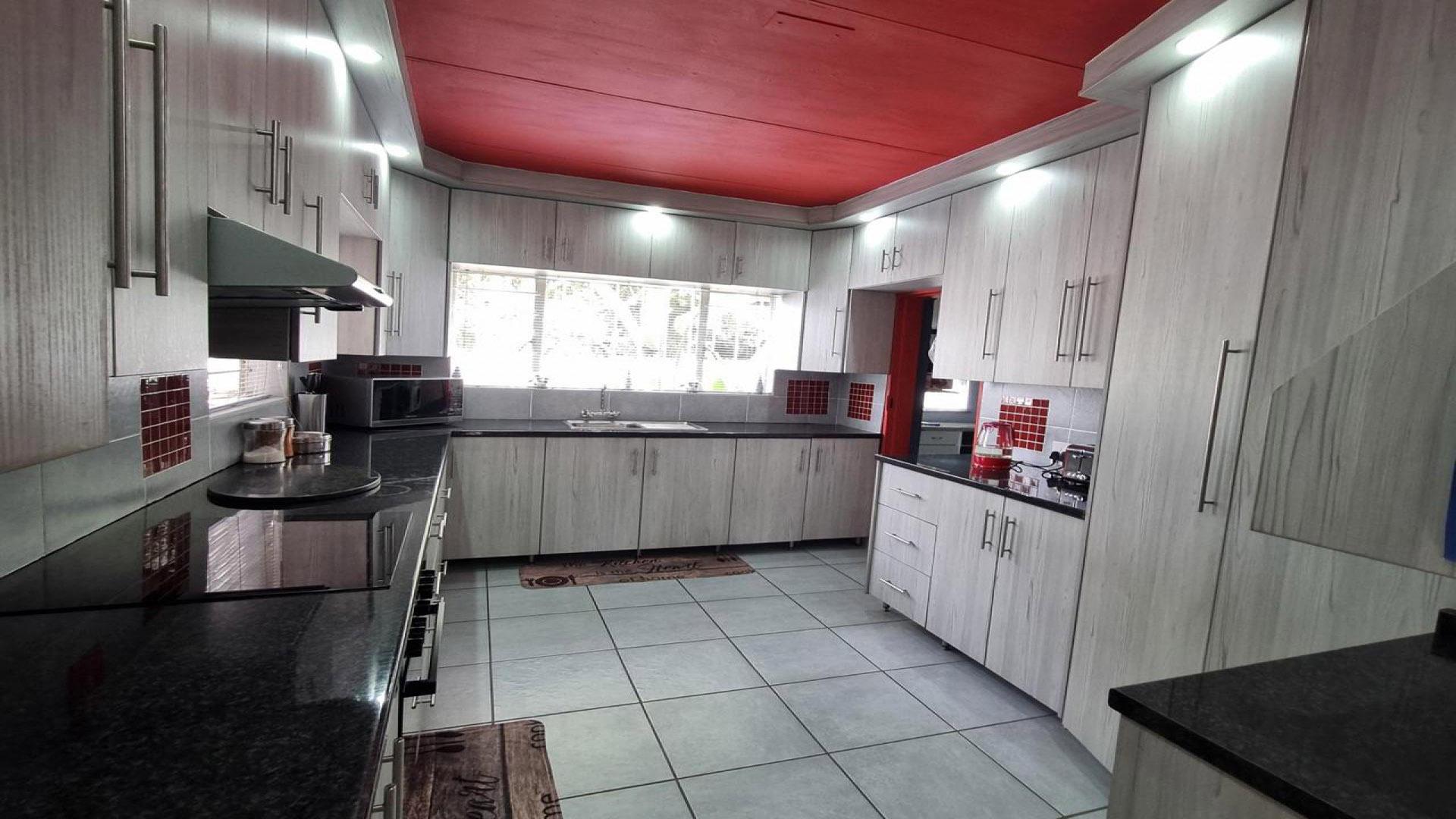 Kitchen of property in Brackenhurst