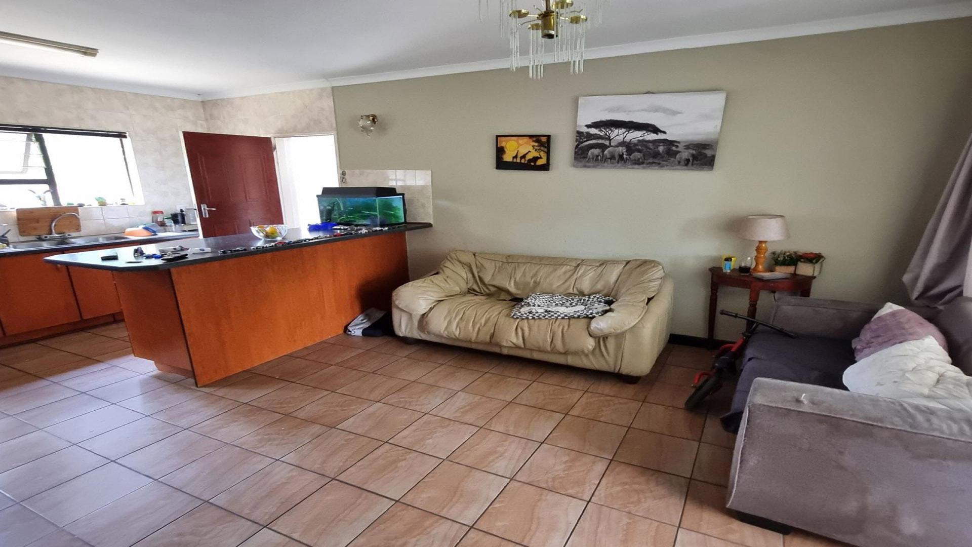 Kitchen of property in Brackenhurst