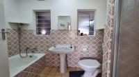 Bathroom 3+ of property in Brackenhurst