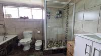 Bathroom 2 of property in Brackenhurst