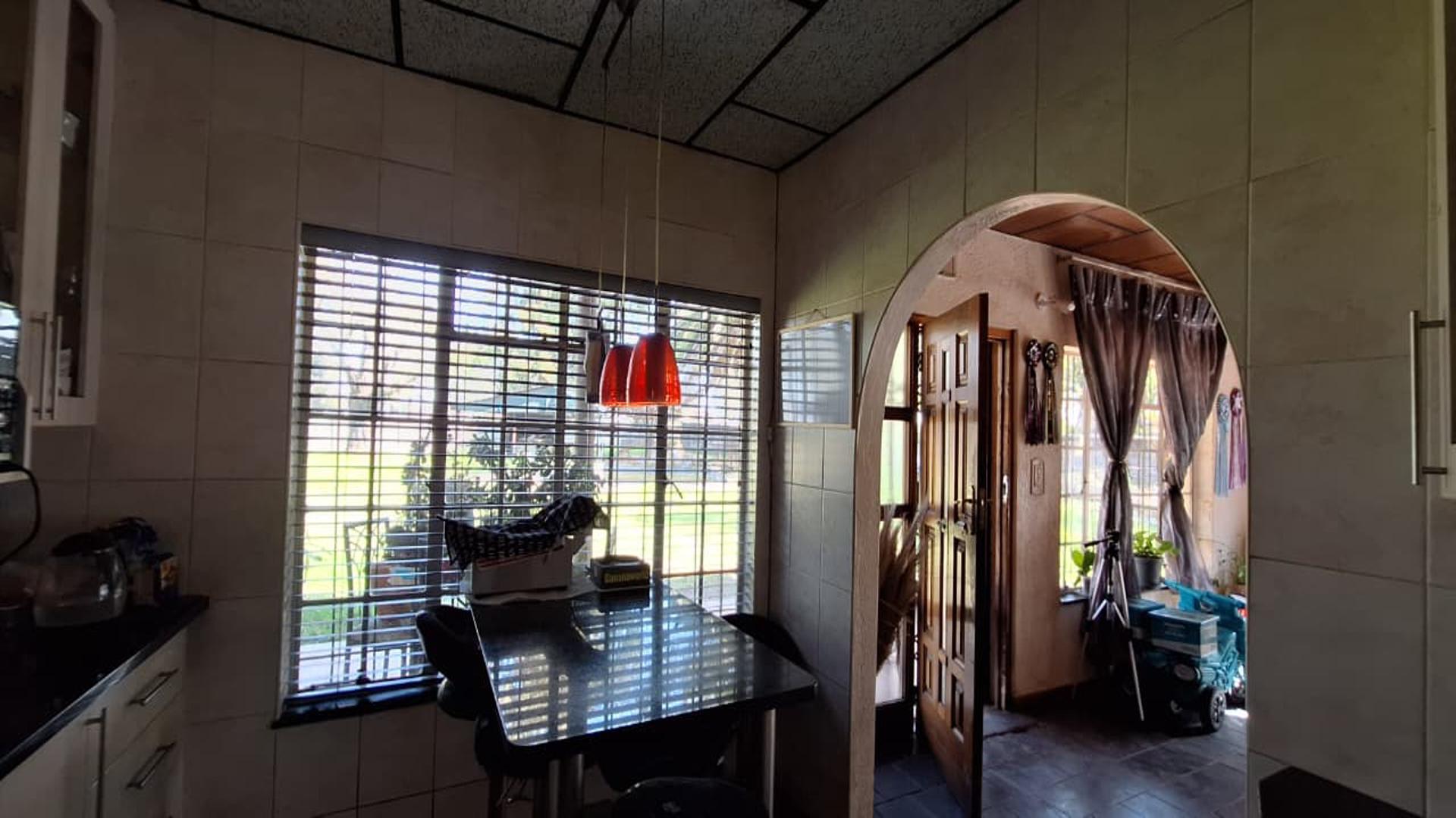 Kitchen - 20 square meters of property in Lilyvale AH