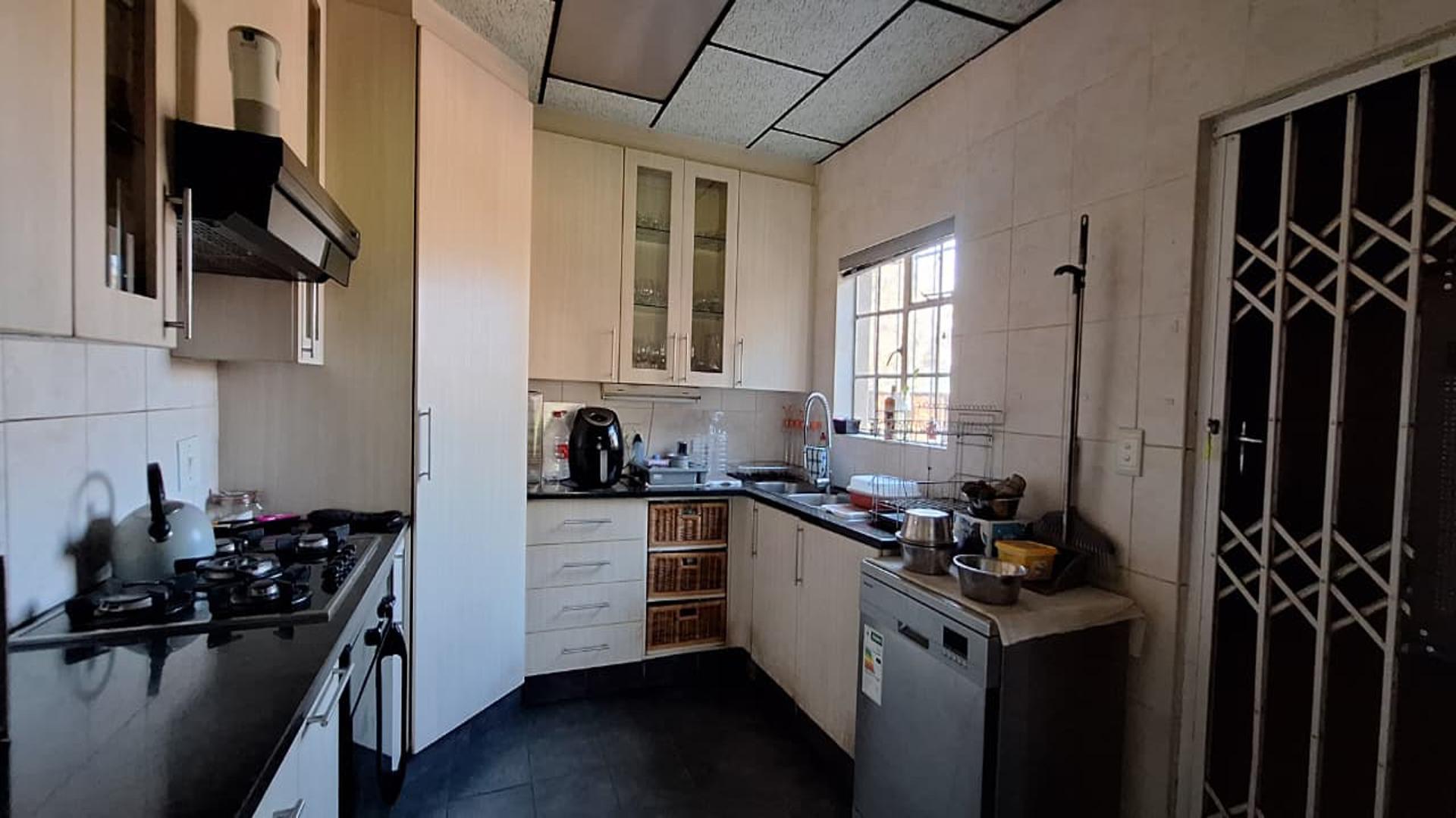 Kitchen - 20 square meters of property in Lilyvale AH