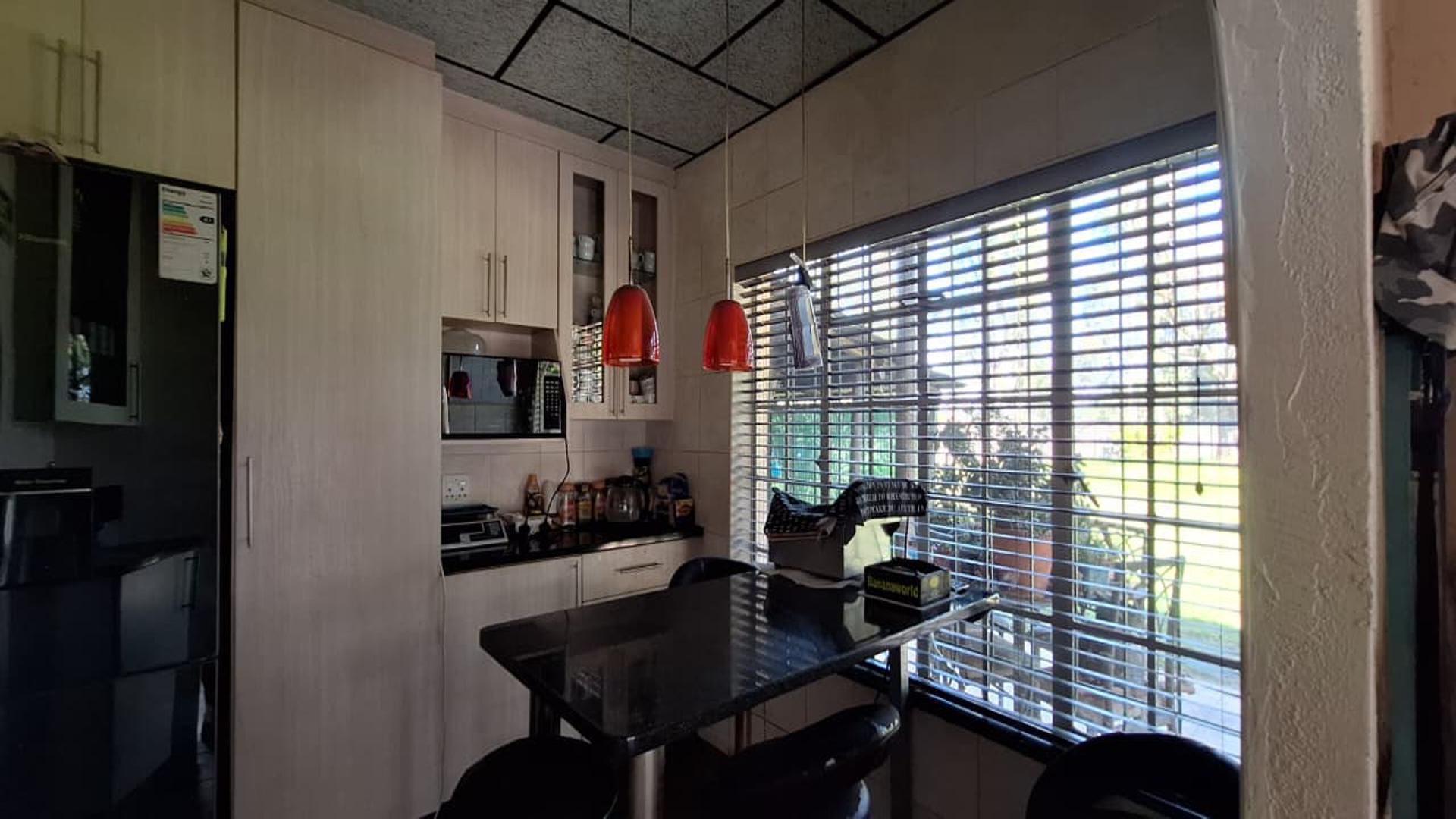Kitchen - 20 square meters of property in Lilyvale AH