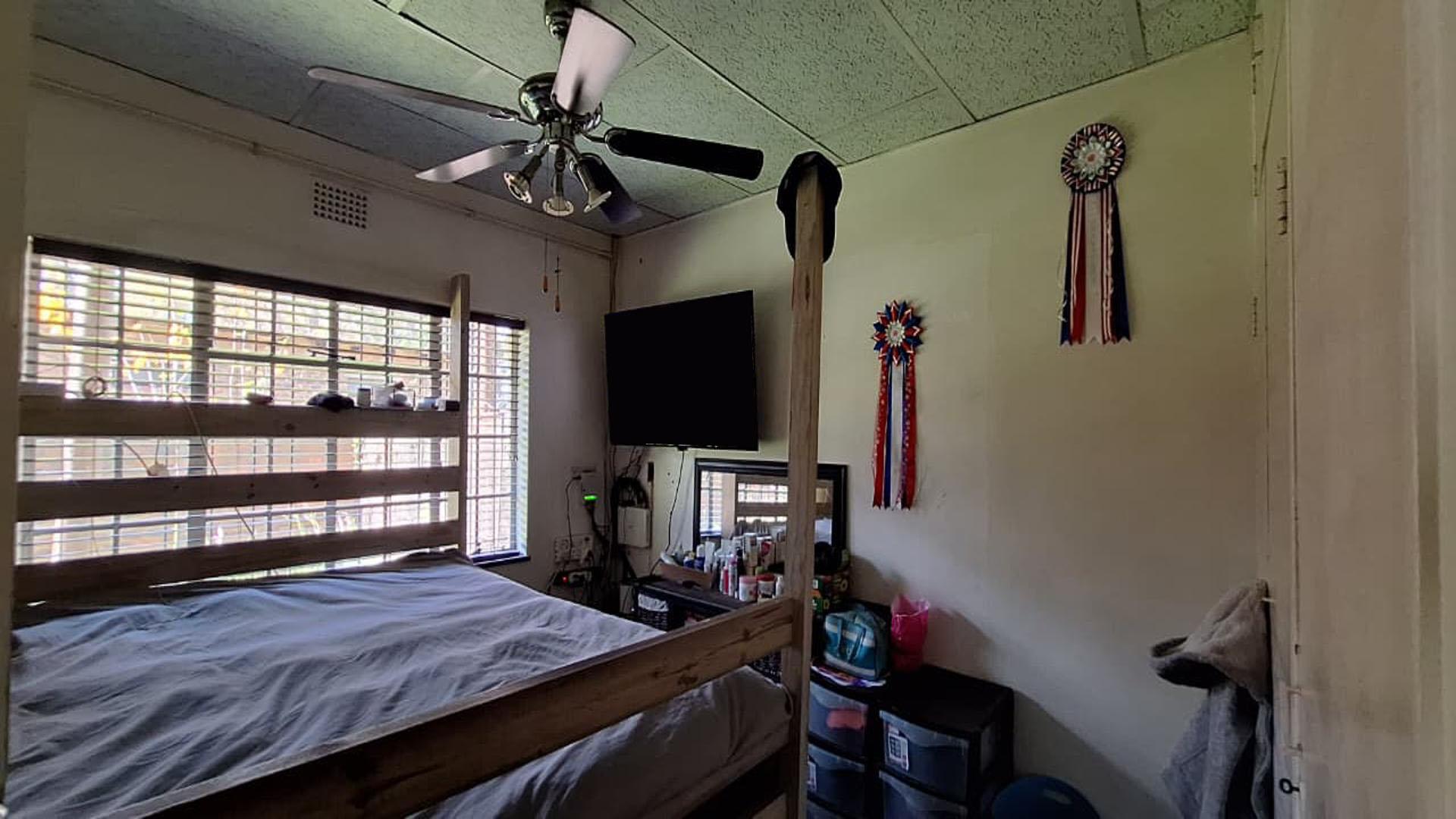 Bed Room 2 - 14 square meters of property in Lilyvale AH