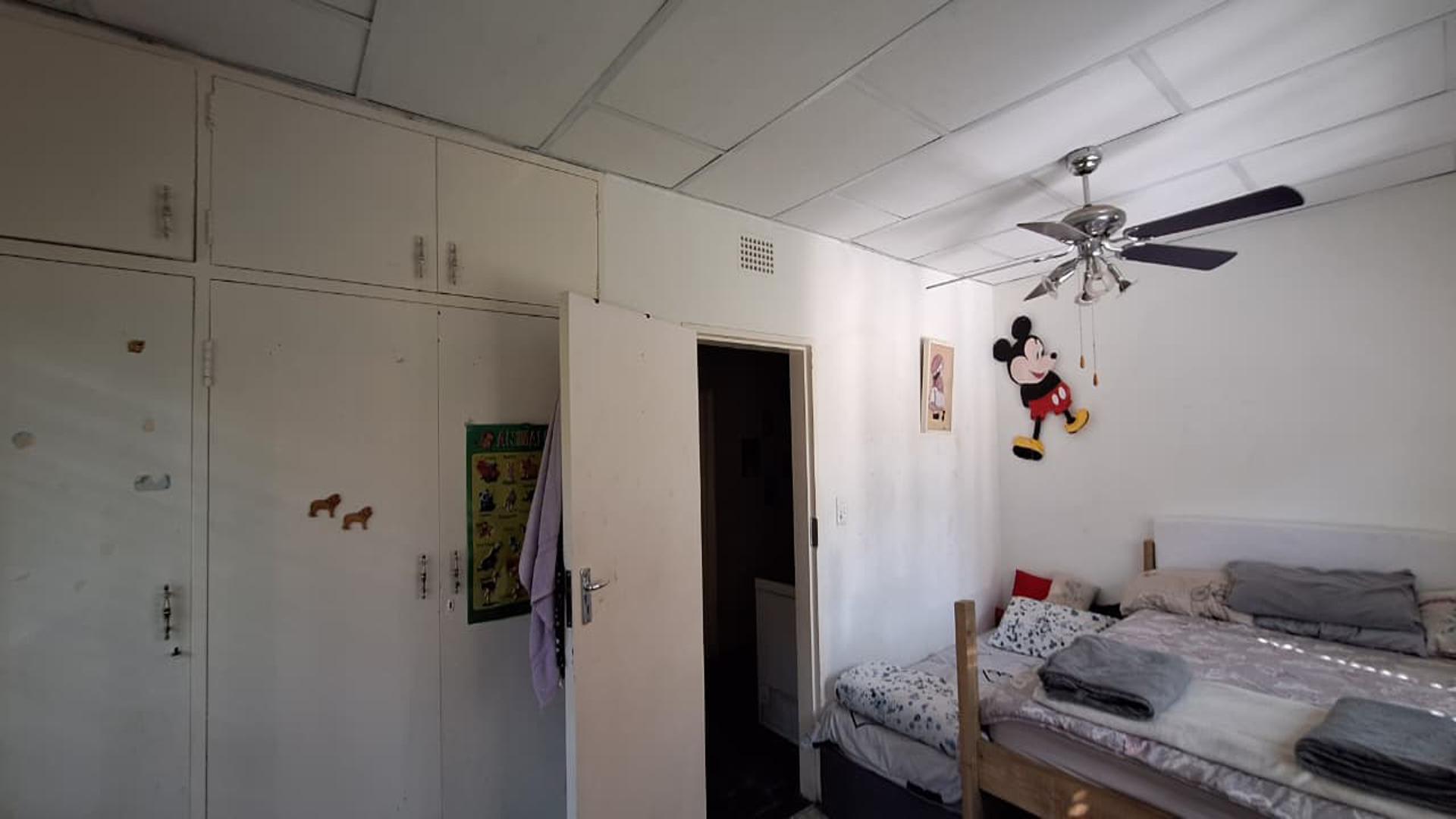 Bed Room 1 - 17 square meters of property in Lilyvale AH