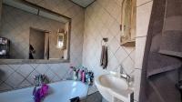 Bathroom 1 - 6 square meters of property in Lilyvale AH