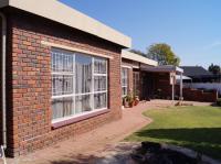 3 Bedroom 2 Bathroom House for Sale for sale in Eden Glen