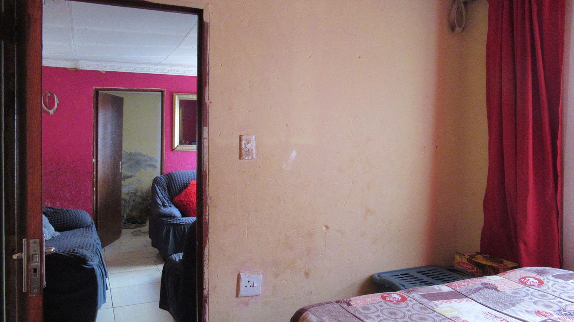 Bed Room 2 - 8 square meters of property in Glen Ridge (Gauteng - West)