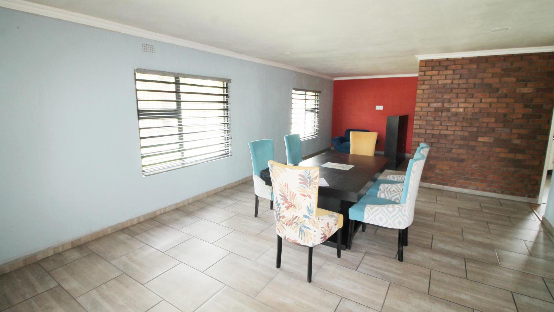 Dining Room of property in Sunward park