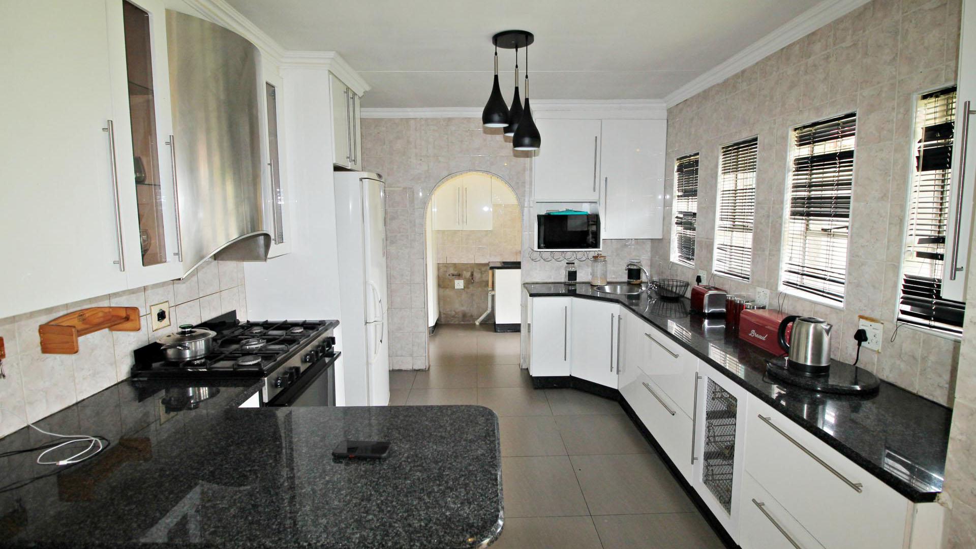 Kitchen of property in Sunward park