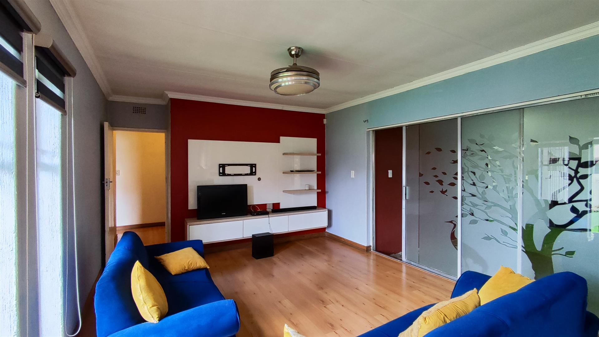 Lounges - 65 square meters of property in Sunward park