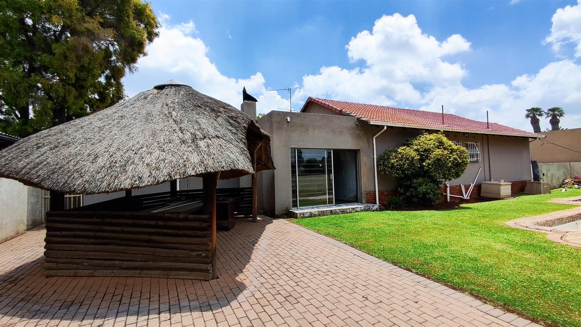 Backyard of property in Sunward park