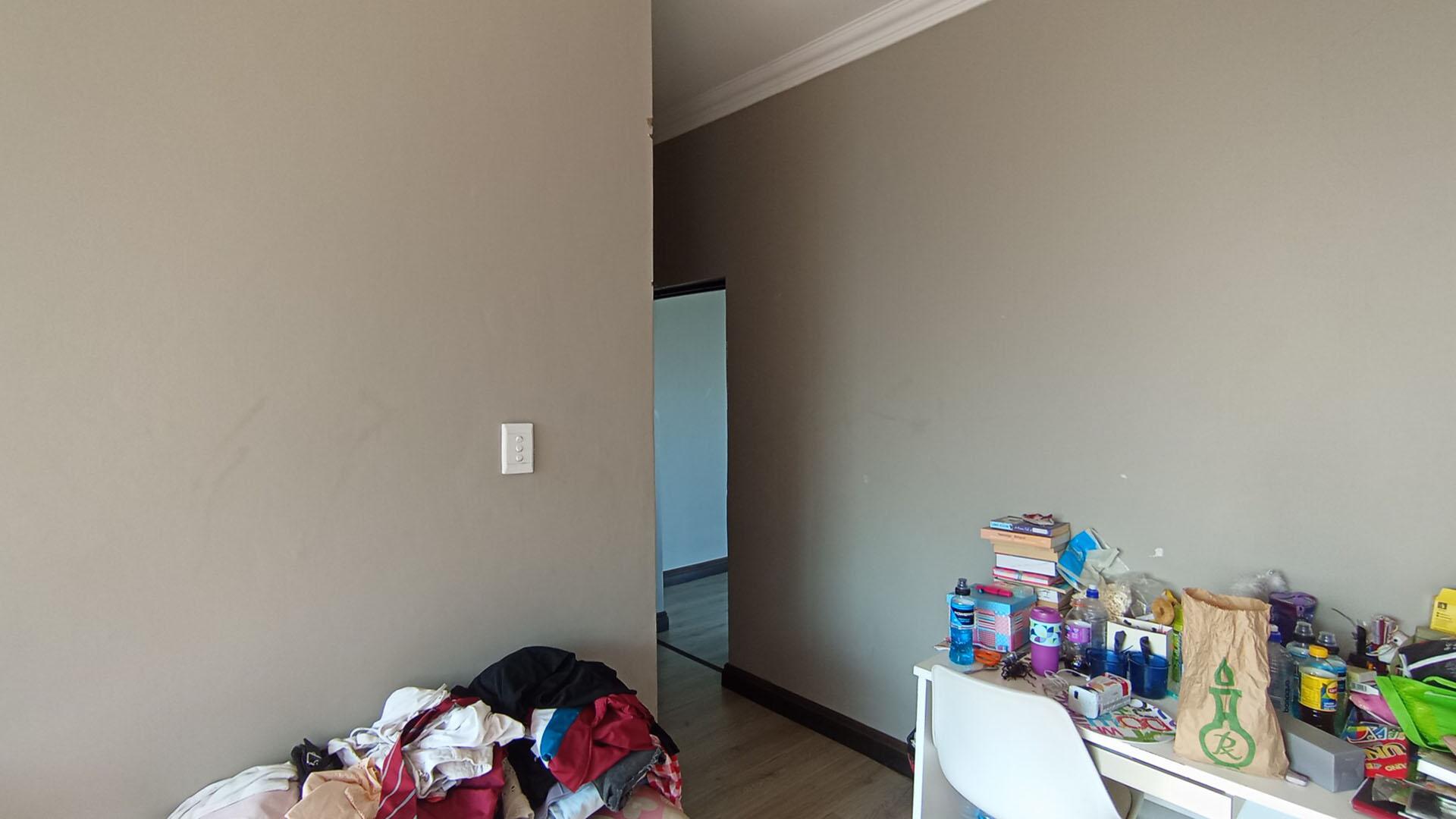 Bed Room 3 - 18 square meters of property in Midstream Estate