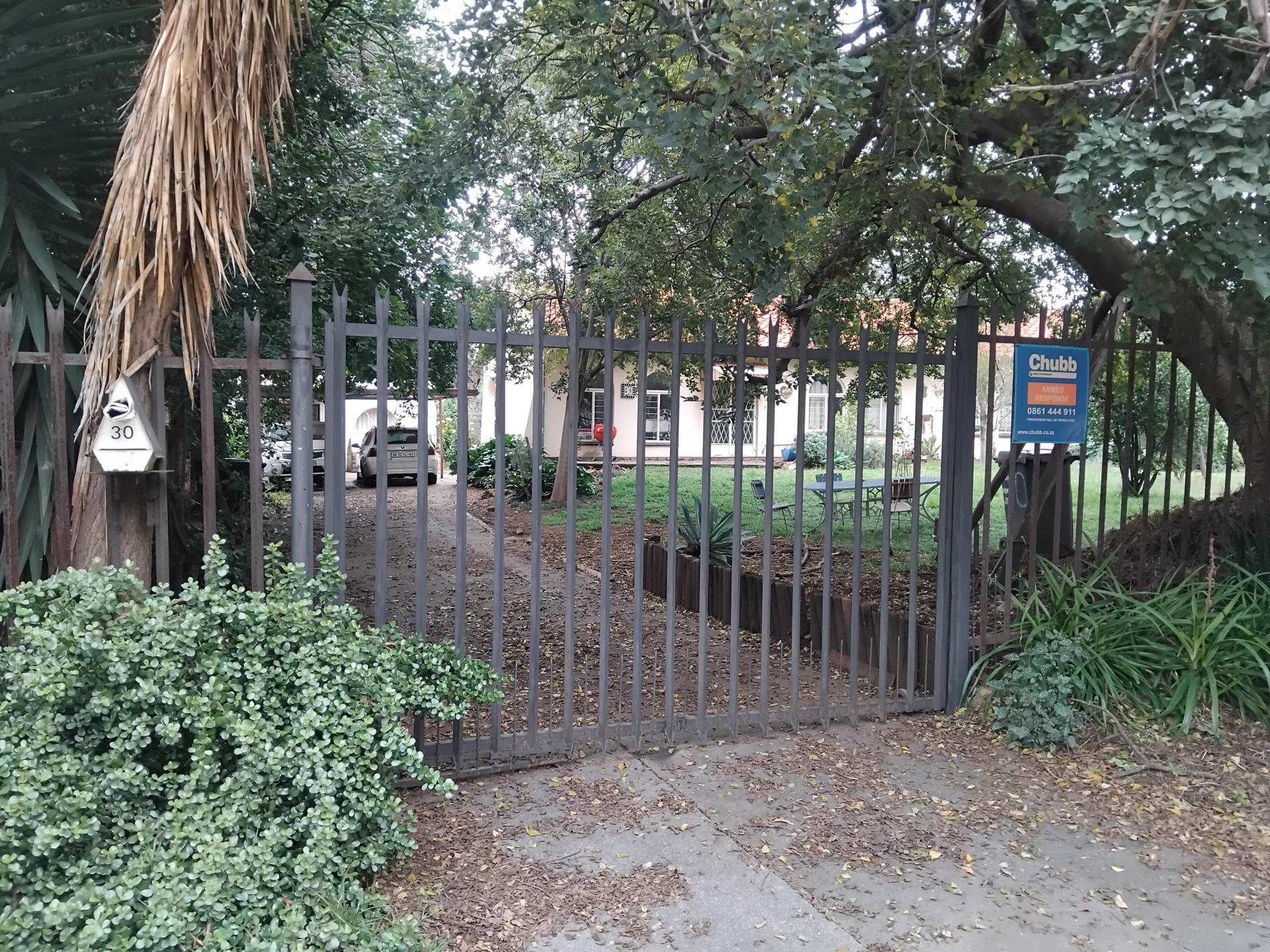 Front View of property in Weltevreden Park