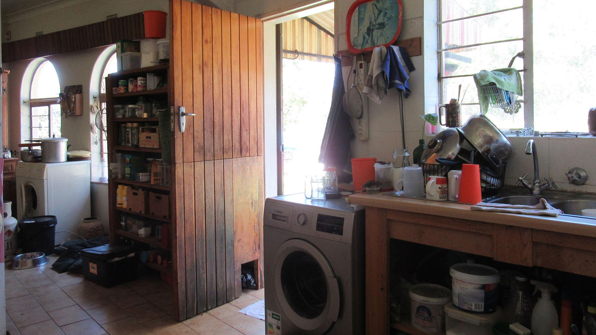 Kitchen - 19 square meters of property in Weltevreden Park