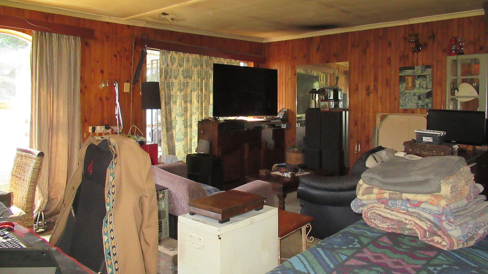 Bed Room 4 - 37 square meters of property in Weltevreden Park