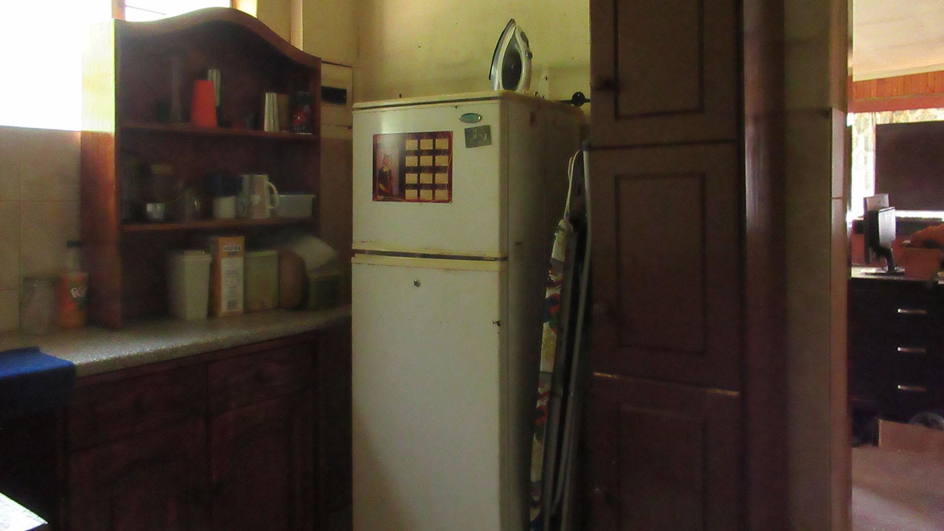 Kitchen - 19 square meters of property in Weltevreden Park