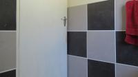 Bathroom 1 - 5 square meters of property in Weltevreden Park