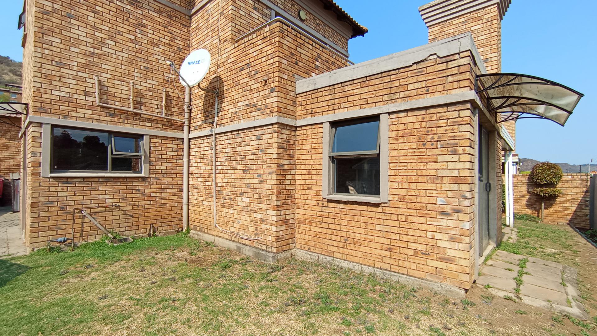 Backyard of property in Mondeor