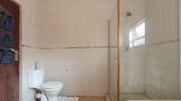 Main Bathroom - 8 square meters of property in Mondeor