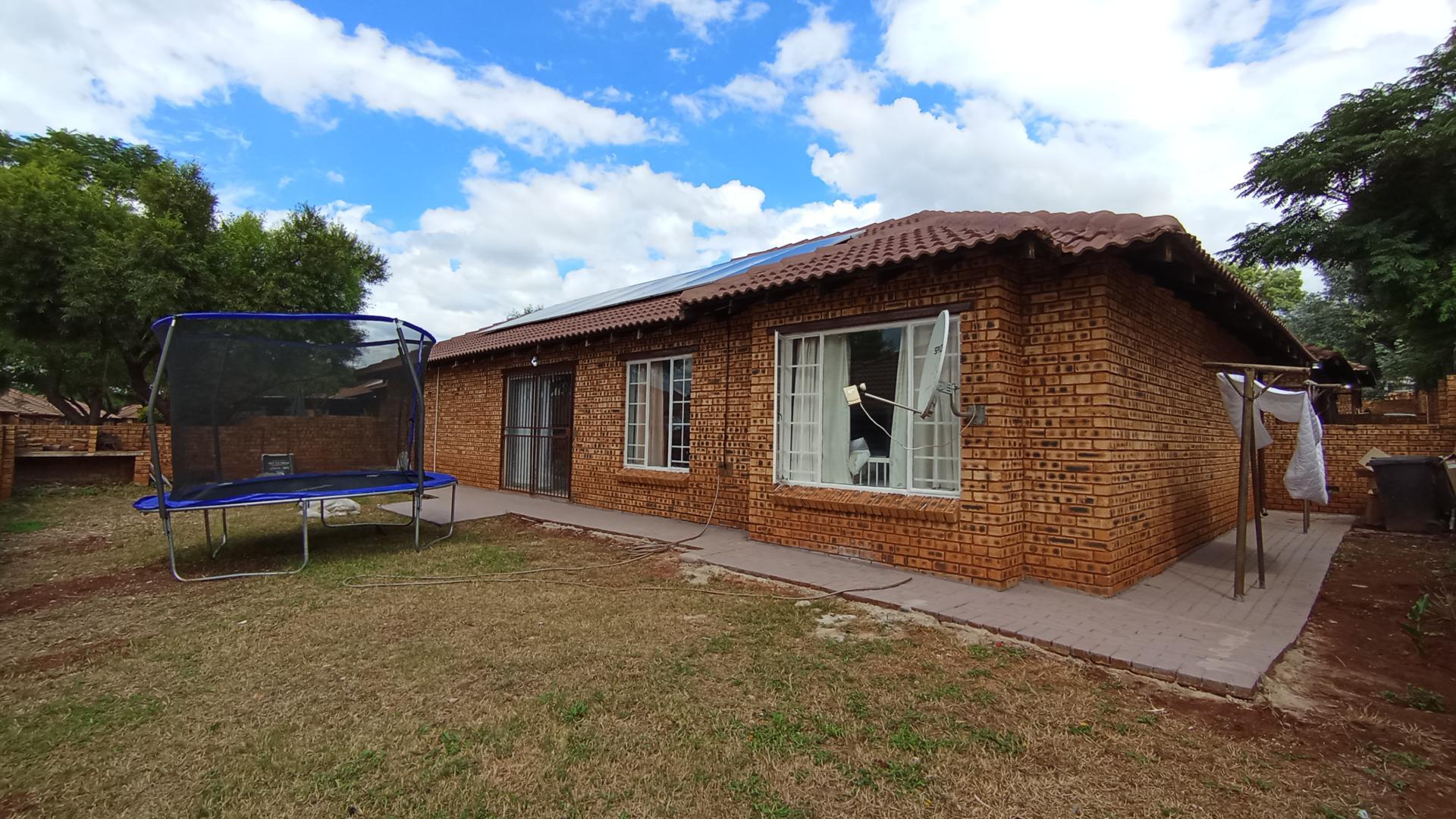 Front View of property in Amandasig