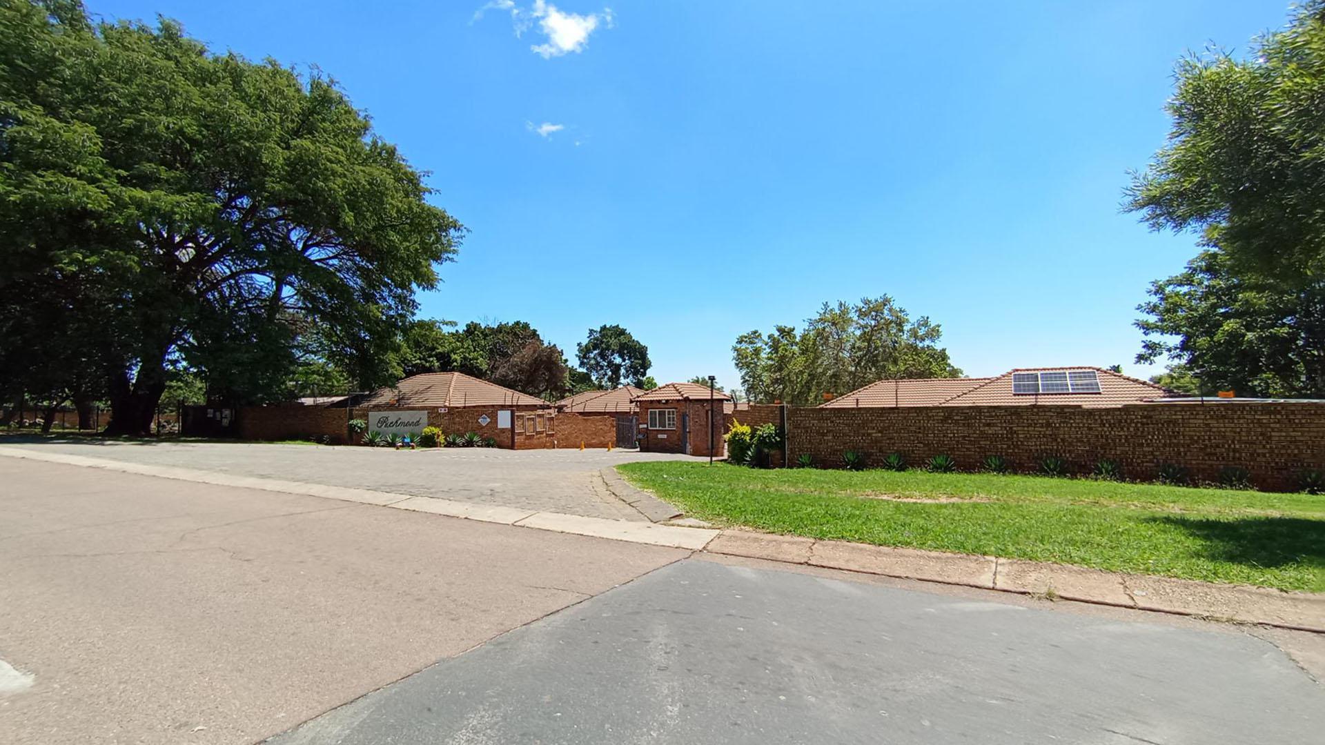 Front View of property in Amandasig