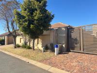 Front View of property in Ormonde